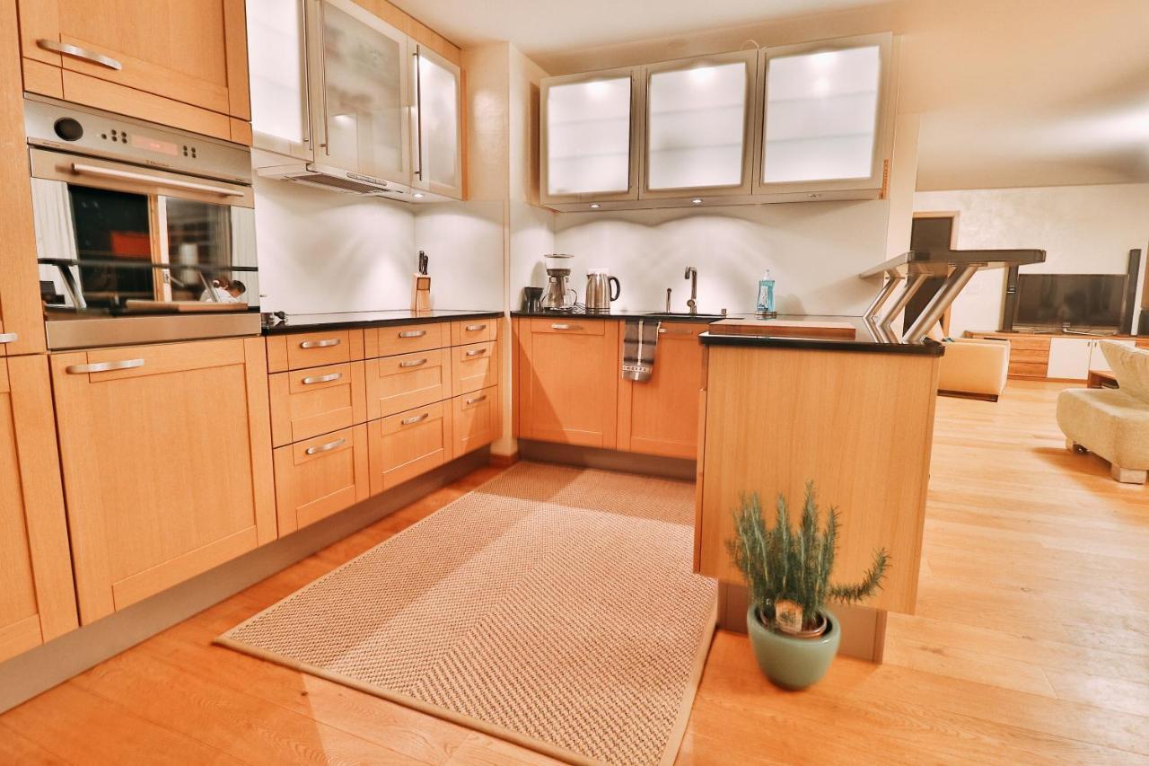 Seehaus Lake View 3-Bedroom Apartment Iseltwald Eksteriør billede